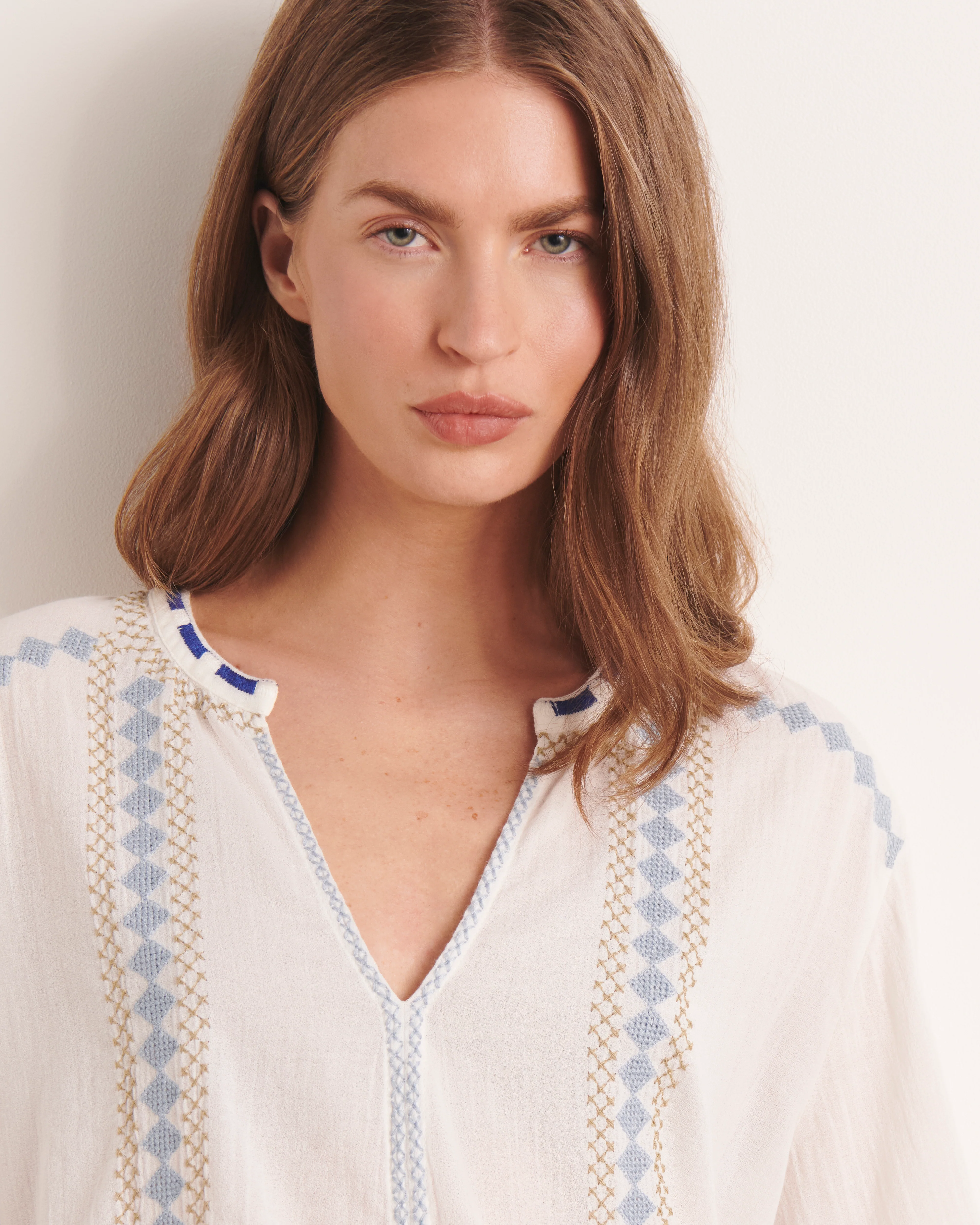 Blouse brodée blanc cassé CRONOS/13076/511 - Image 3
