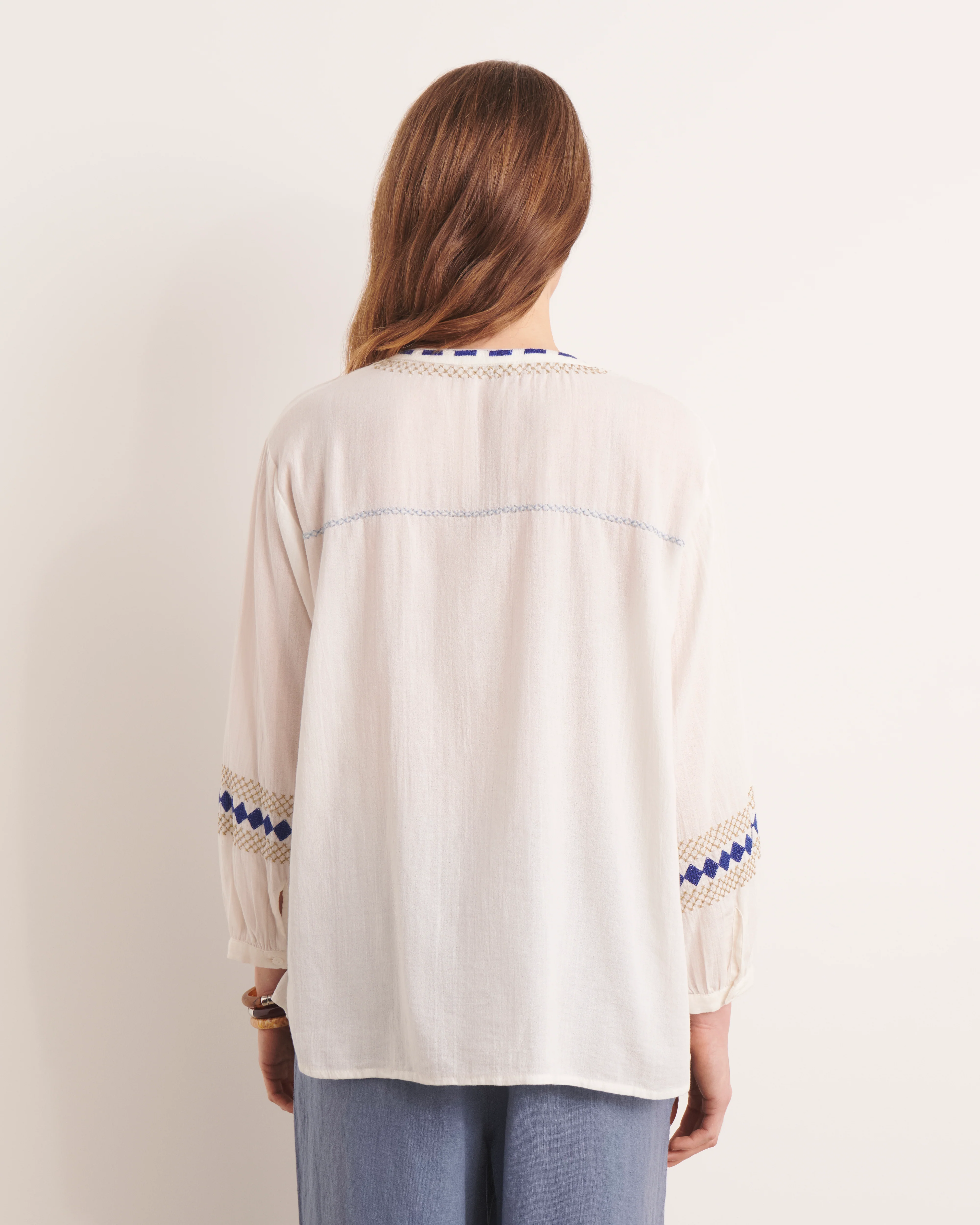 Blouse brodée blanc cassé CRONOS/13076/511 - Image 4