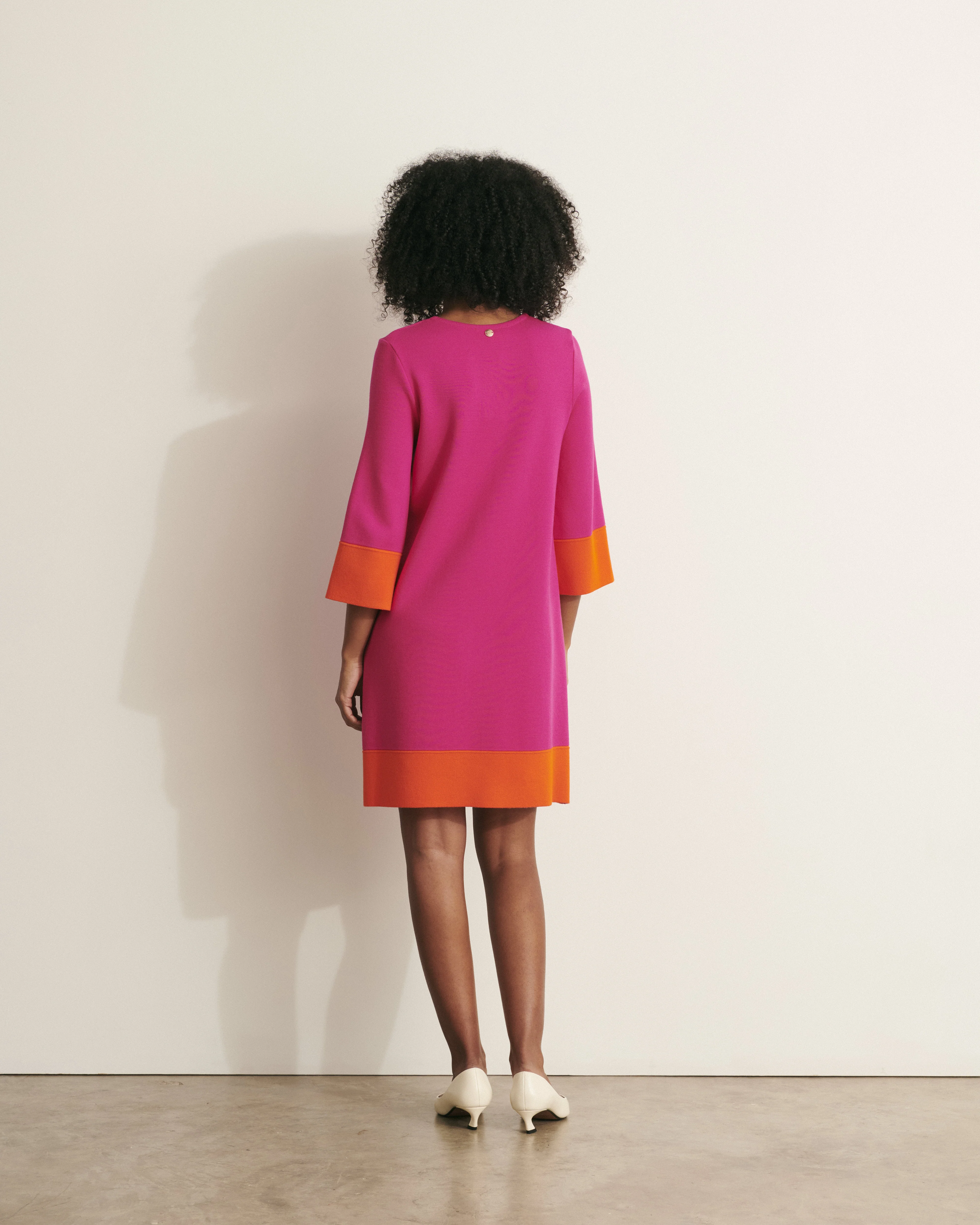 Robe en maille encolure V OBSTINEE/11150/901 - Image 3