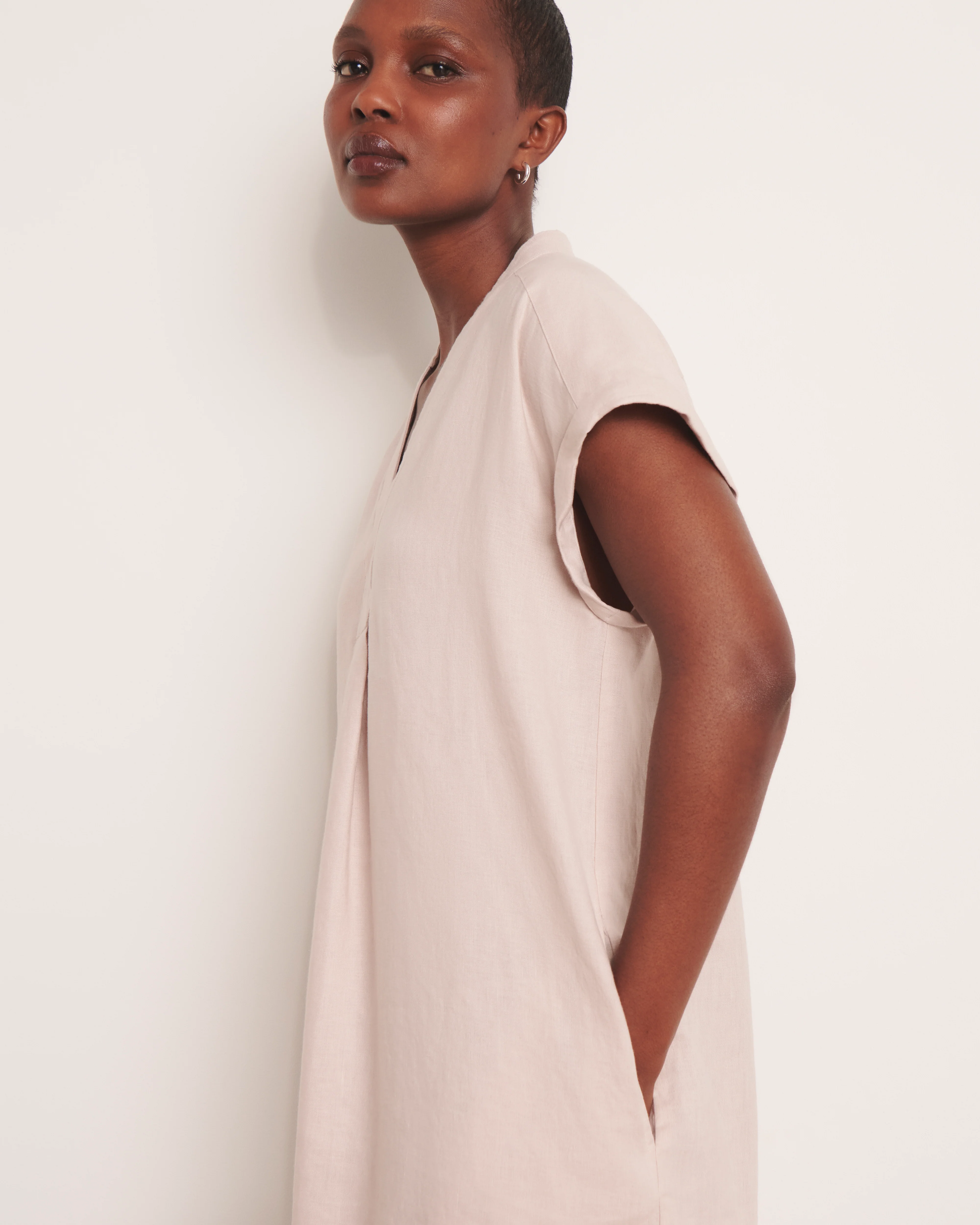 Robe beige encolure V ROSNY/13125/006 - Image 2